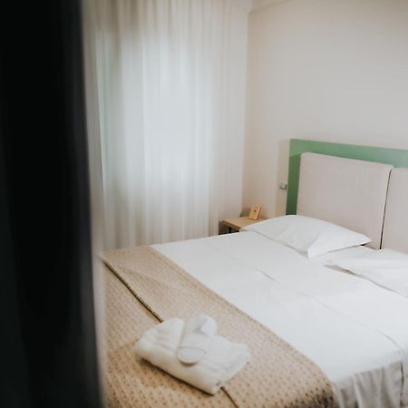 Plana Hotel Caserta Ngoại thất bức ảnh