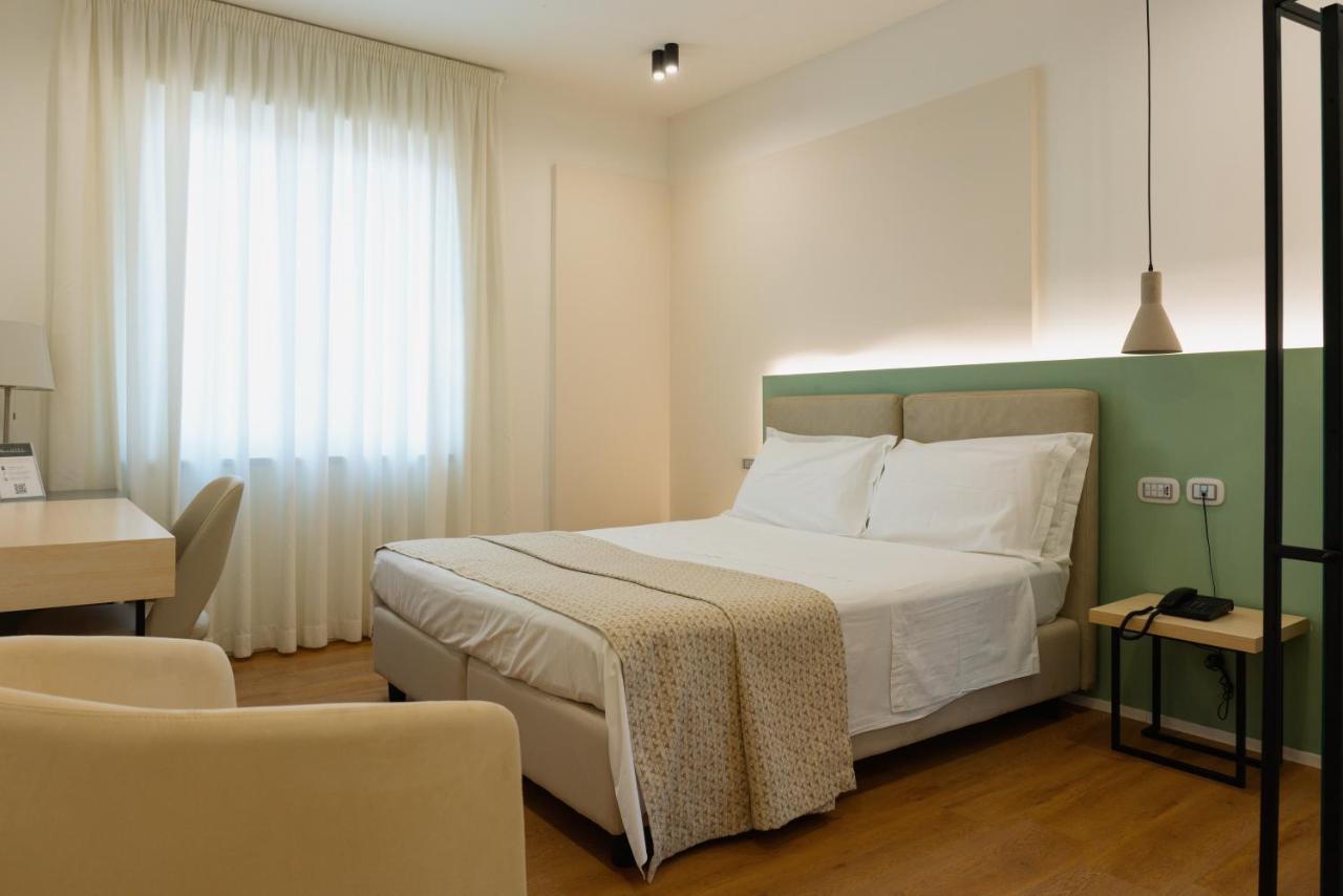 Plana Hotel Caserta Ngoại thất bức ảnh
