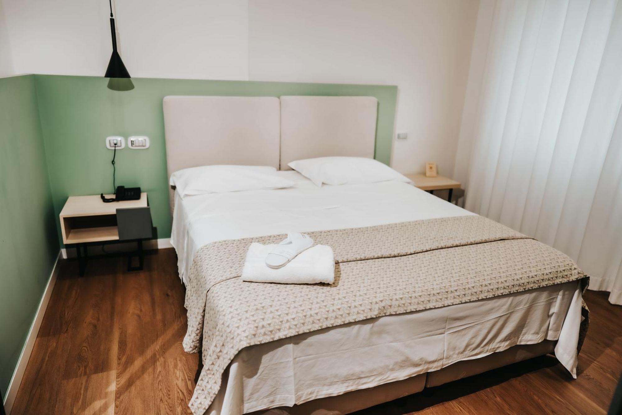 Plana Hotel Caserta Ngoại thất bức ảnh