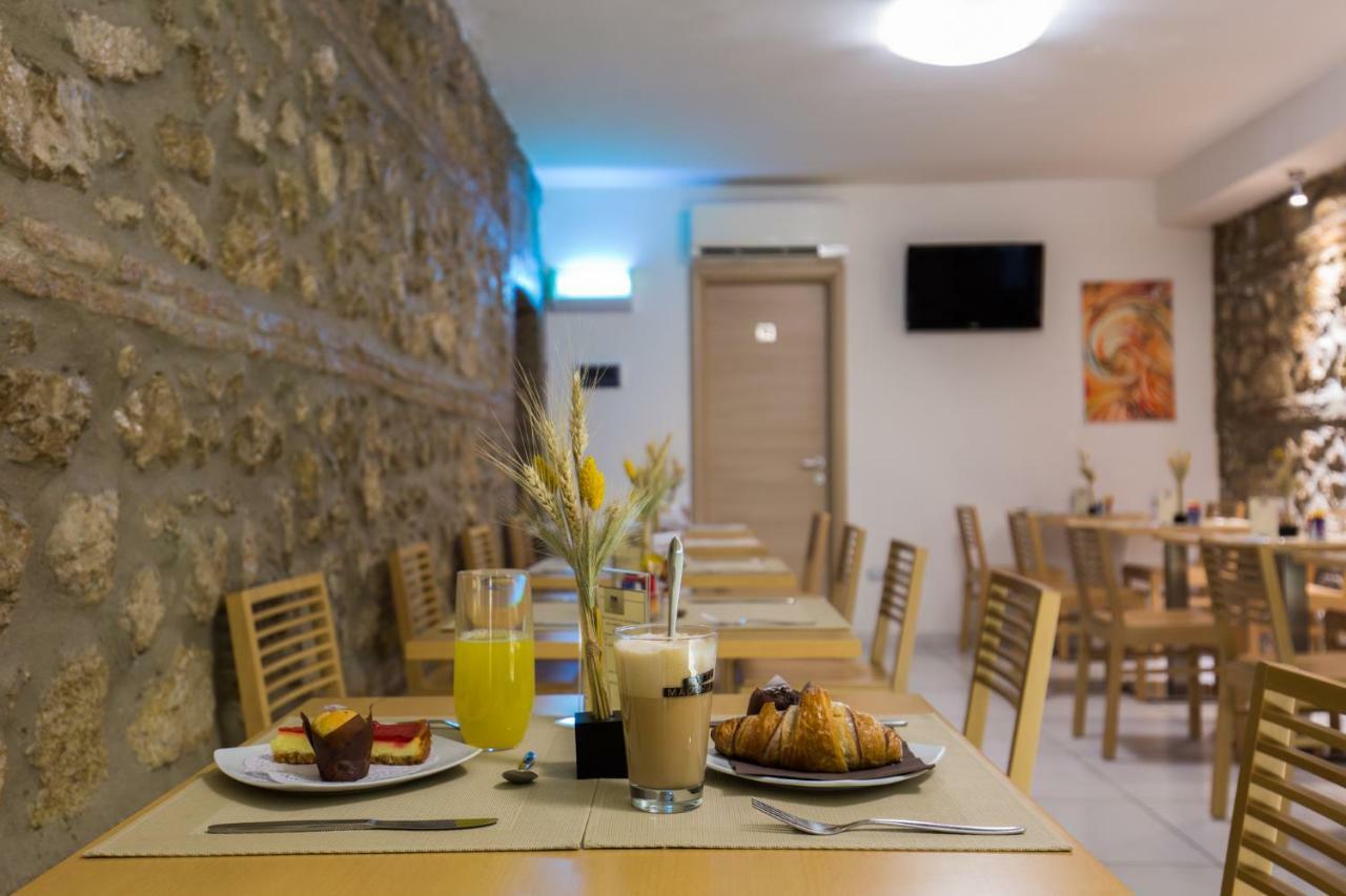 Plana Hotel Caserta Ngoại thất bức ảnh